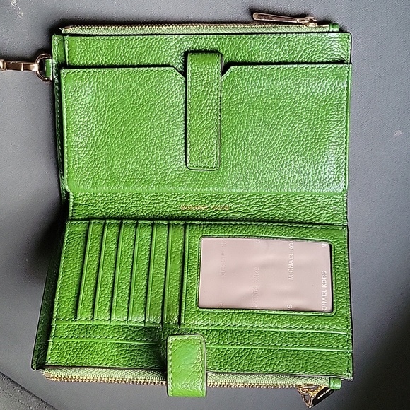 MICHAEL KORS Wristlet Wallet - Picture 4 of 7